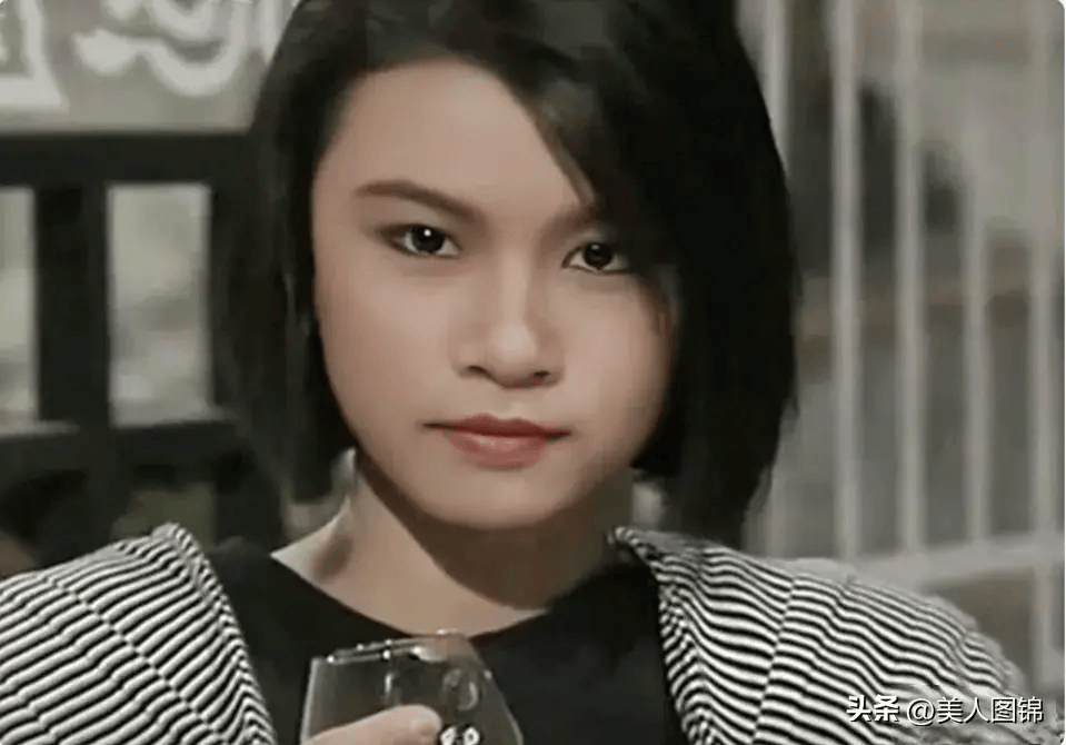 她原来是《法网柔情》里的姚佩姿～马丽莉