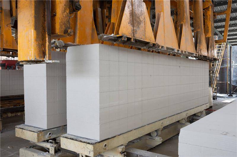 轻质加气砖在长期使用过程中是否会出现性能退化?