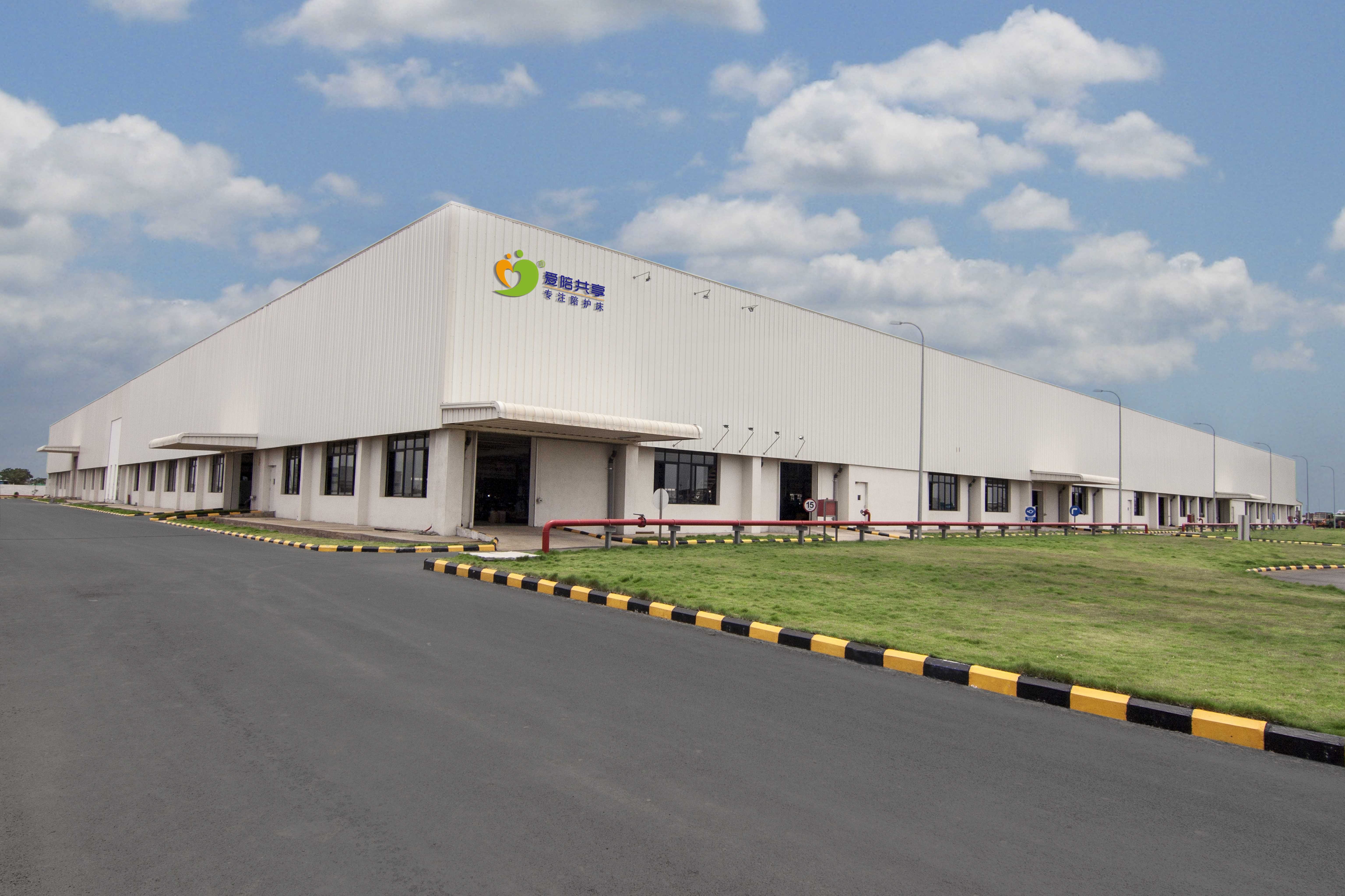 爱陪共享拥有超10000平方米的共享陪护床现代化生产工厂!
