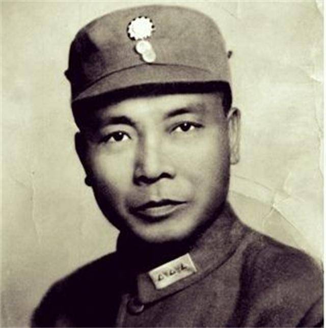 张灵甫身亡,蒋介石将其上司打得满头血,并在他死后说:死了也好