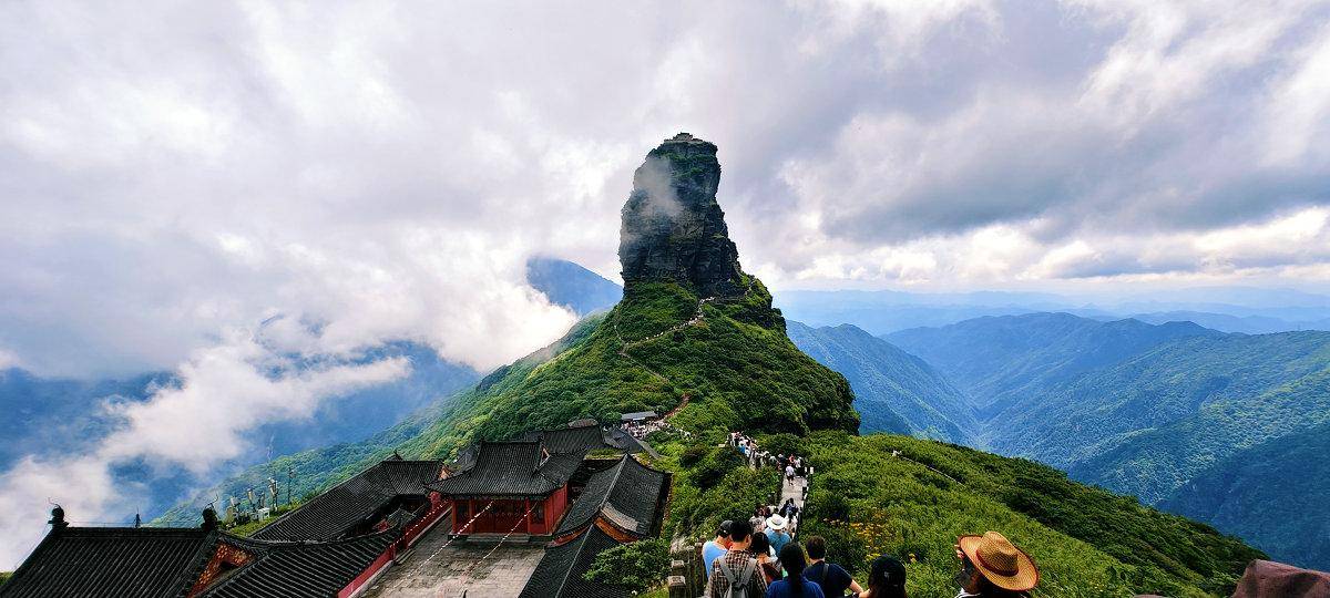 泰安市摄影家协会红色摄影之旅走进贵州梵净山
