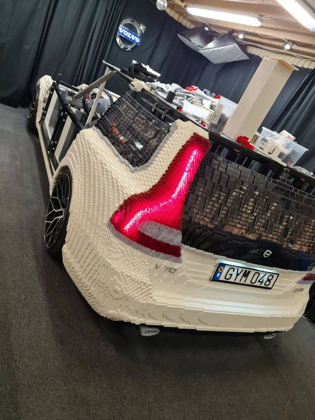 用乐高拼出一辆真能开动的沃尔沃是种什么体验?