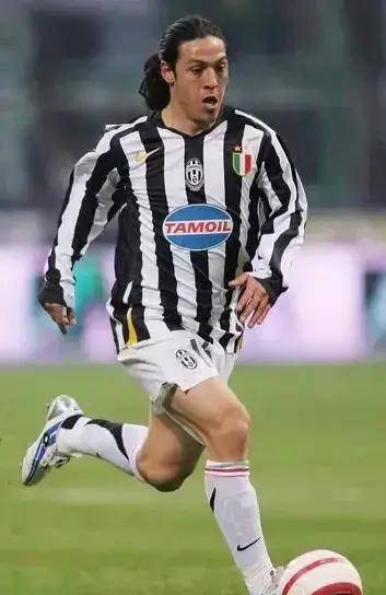 21世纪"足坛百家姓"之"卡家军"阵容,卡洛斯,卡卡领衔!_卓越_足球_全球