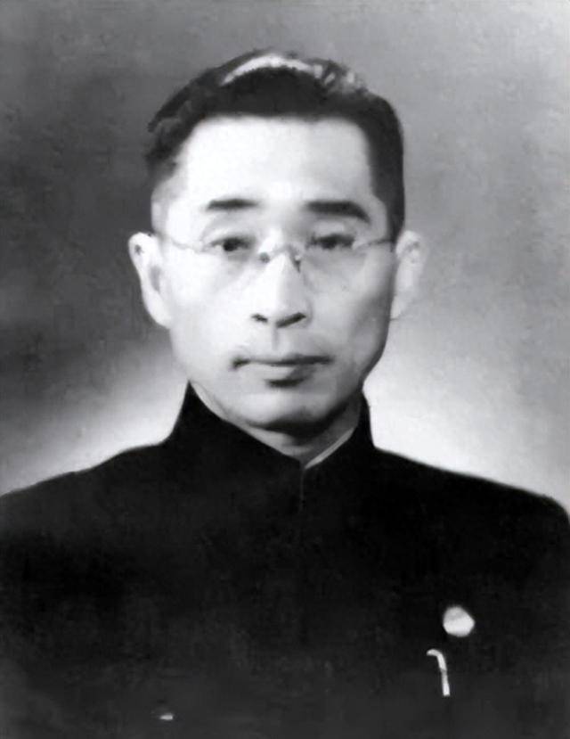 1949年,保密局派女特务暗杀傅作义,女特务却莫名死在家中大床上