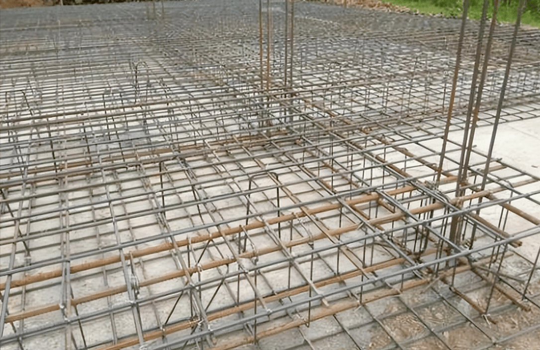 女子不挖地基,却砸7万做满堂红,被邻居嘲讽风大都能玩漂移!