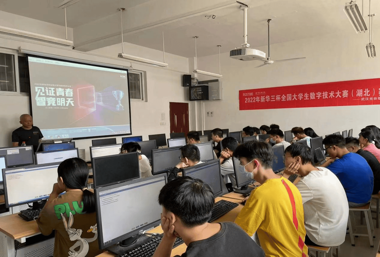 热门专业云集小编认为,以"光谷"命名,不仅体现了武汉光谷职业学院的