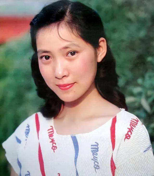 1992年沈丹萍回国,过海关被刁难后大怒:为什么和中国人过不去?