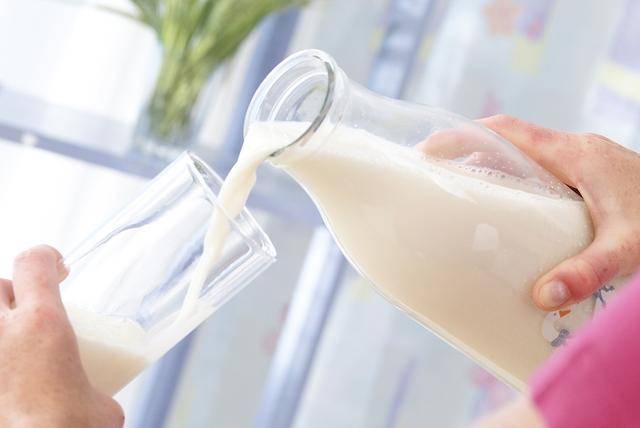 想补钙,别只顾着喝牛奶!2种蔬菜补钙并不差,健康营养身体棒