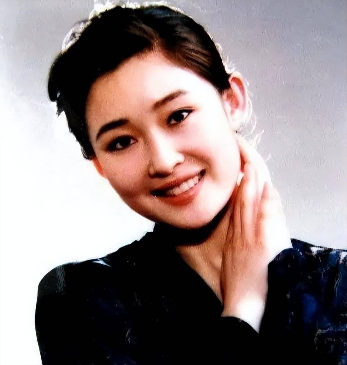 在曹华益的鼓励下,盖丽丽重新振作.