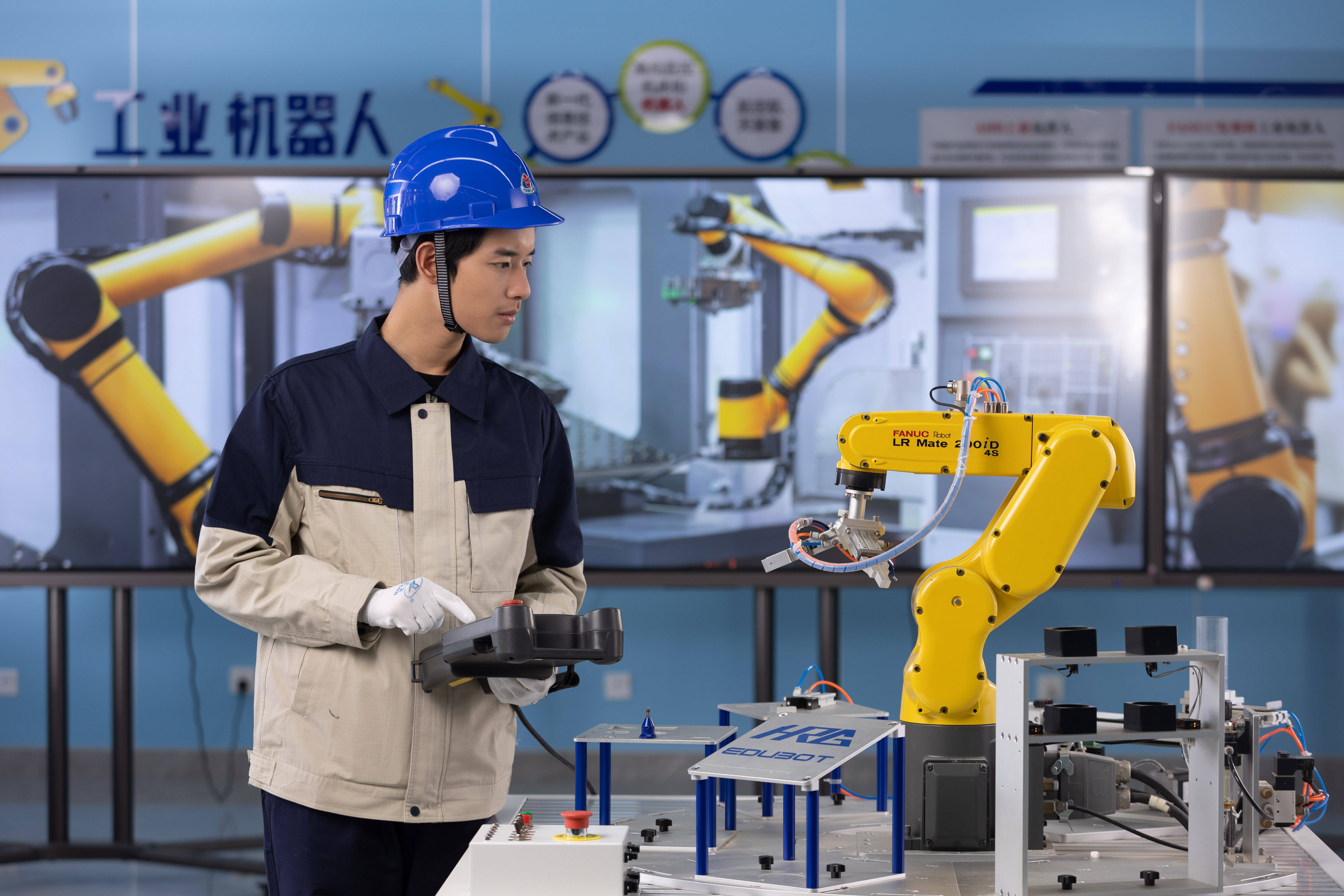 30岁生活压力大,想转行学技术学什么好?