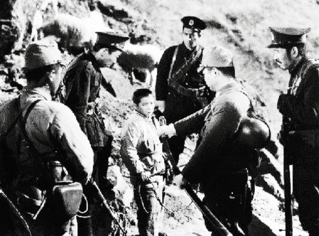 1942年,15岁小战士壮烈牺牲,老兵的回忆令人落泪_杨来西_朱人侠_办事