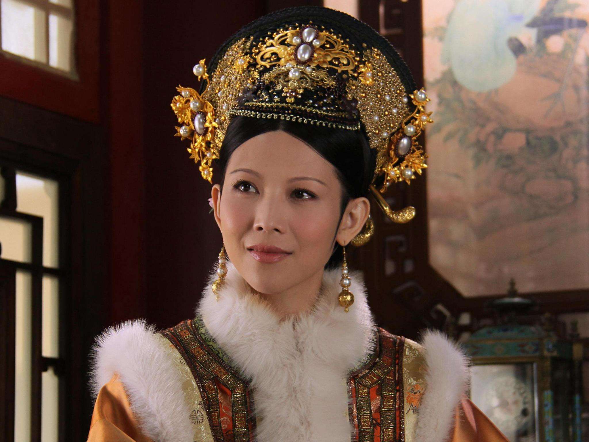 2008年与内地演员张晋结婚,2011年5月11日,38岁生下第一个女儿张楚儿