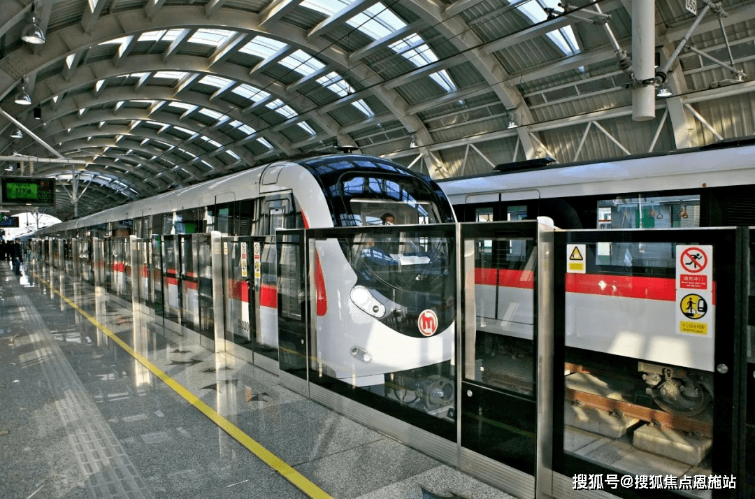 也是城市公交枢纽,更是目前杭州唯一地铁1号线,4号线,6 号线,机场快线
