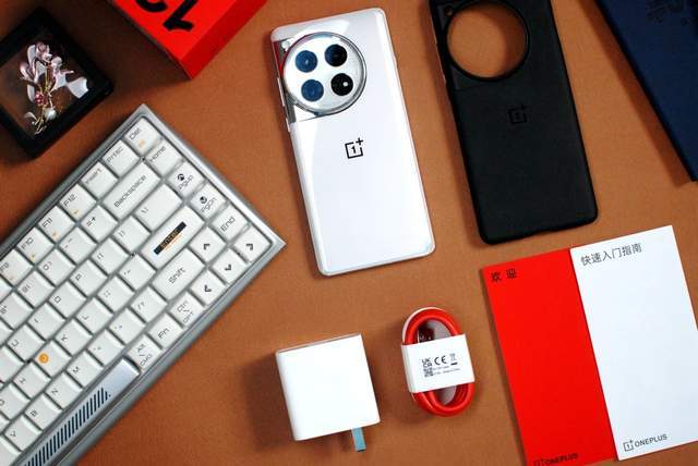 半年后入手2023年的压轴大作一加12,体验实测过才知道真香!