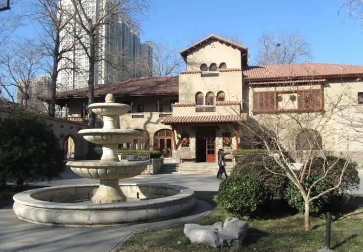 以下是对静园旅游的详细介绍: /p> h1>一,历史背景 /h1> img src="