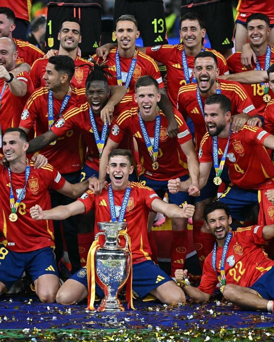 本届比赛中,西班牙国奥队在纸面实力上一骑绝尘,遥遥领先,此外,阿根廷