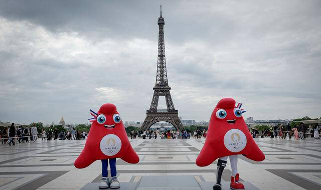 原创            巴黎奥运开幕式公开彩排！塞纳河边，百名舞者合练，网友：太寒碜-巴黎奥运会展示片