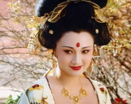 杨贵妃为何喜欢吃荔枝?后人通过化验得出答案,难怪颜值会那么高