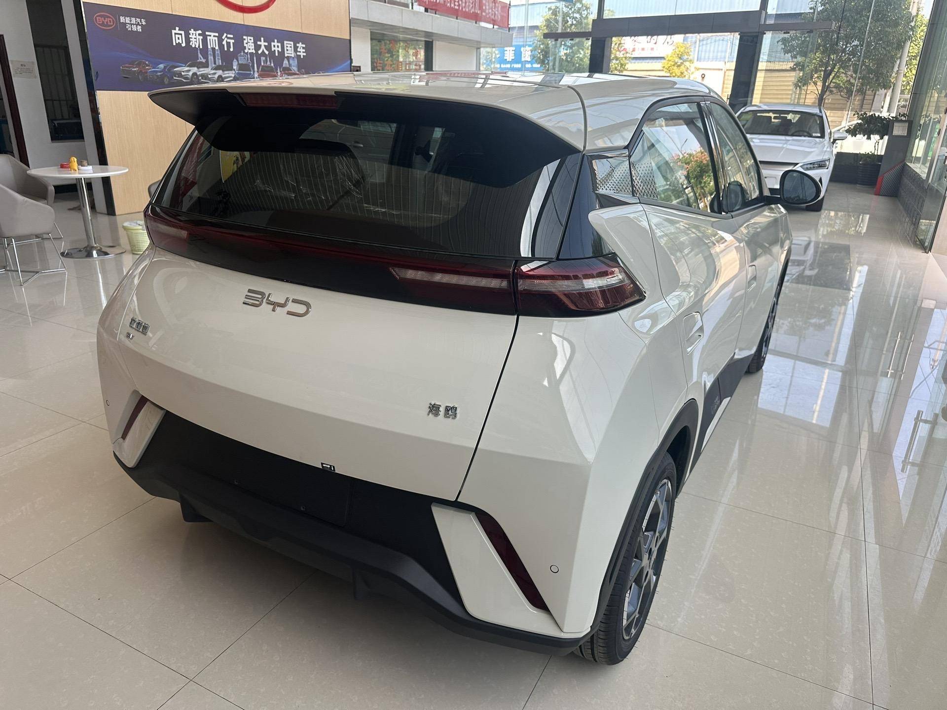 比亚迪海鸥实车到店,换"byd"尾标,增座椅加热 智能上下电_搜狐汽车