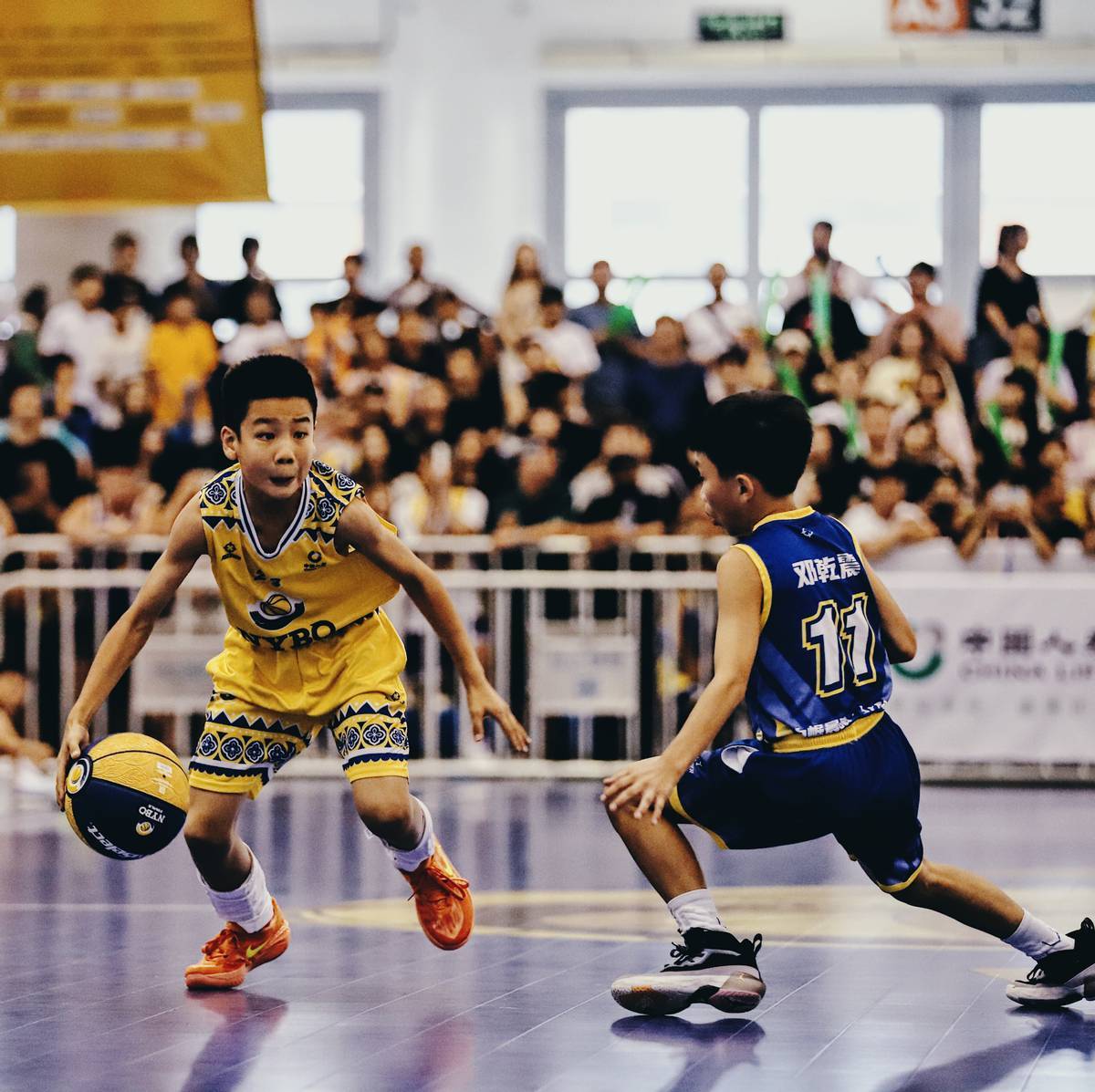 大争议！国内体校篮球女教练动手打人，扇球员9个耳光，影响恶劣