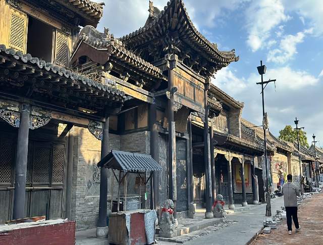 王喜庆研究员受邀担任太原青龙古镇首席文旅顾问_餐饮_街区_先生