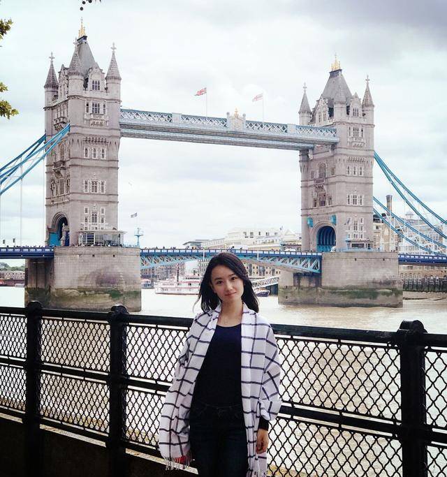 清华校花叶子:大红大紫之际退出演艺圈,跟着千万学子高考进清华