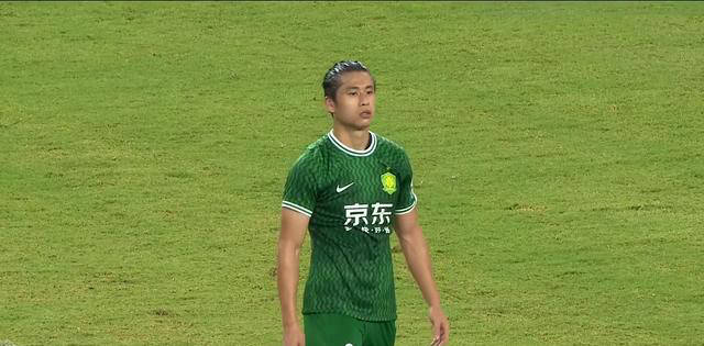 国安的外援球员古加,本赛季下半程的表现并未达到预期,与本土球员档 