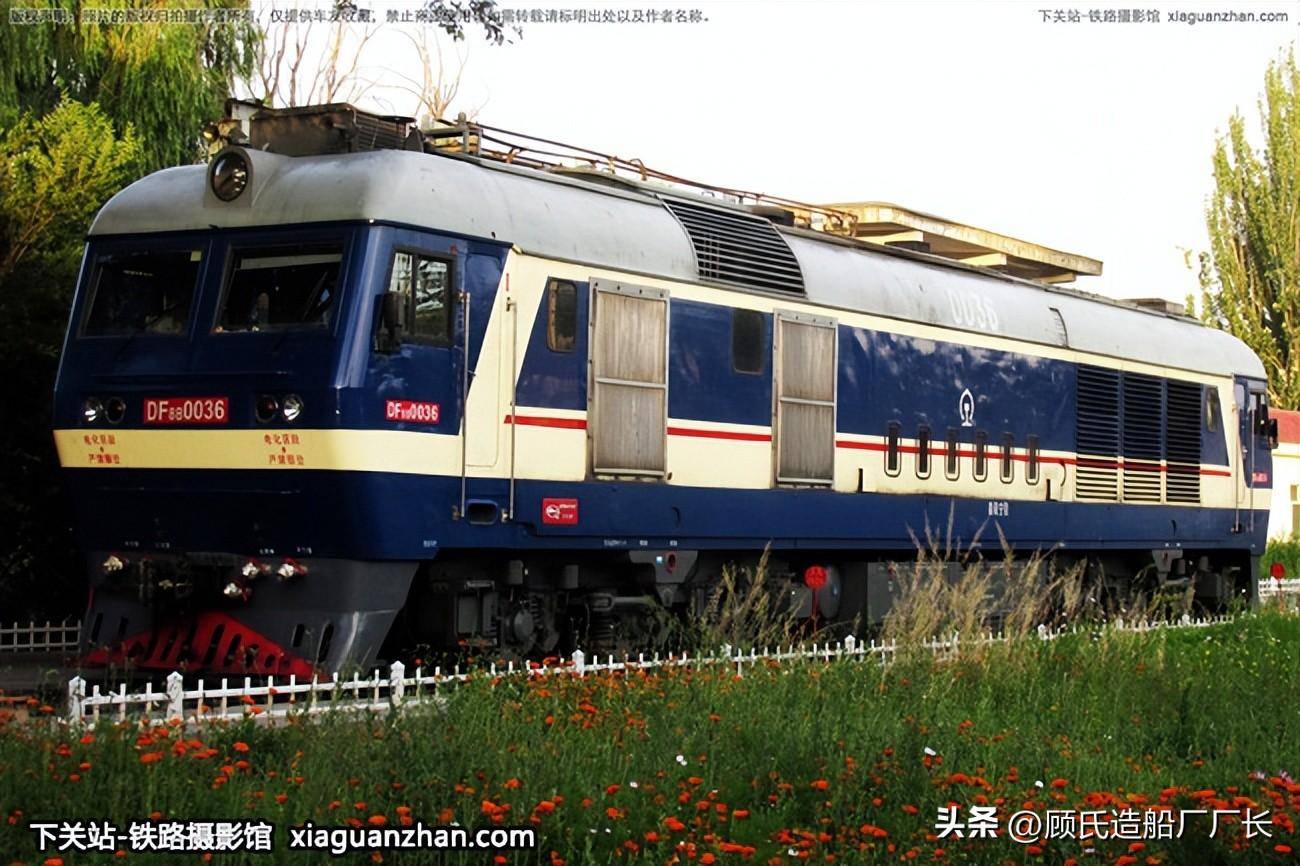 7的34009次货物列车在配属于西安铁路局新丰镇机务段的内燃机车双机