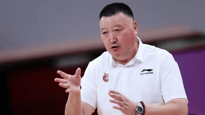 正式官宣!杨学增完成签约,成为广州男篮总教练,冲击季后赛