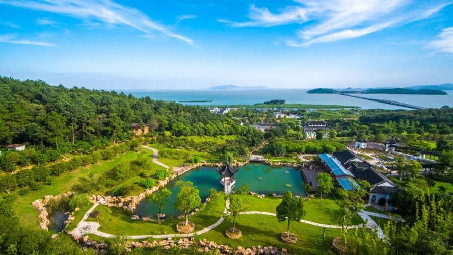 米建筑面积:450-900平方米楼盘地址:苏州吴中区太湖度假区楼盘名称