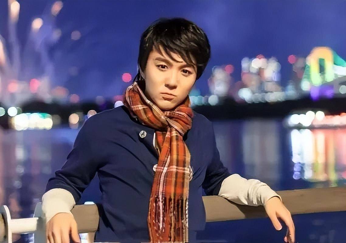 他是孙俪同学,8岁凭"三毛"爆红,14岁秃顶,如今38岁容貌大变_孟智超