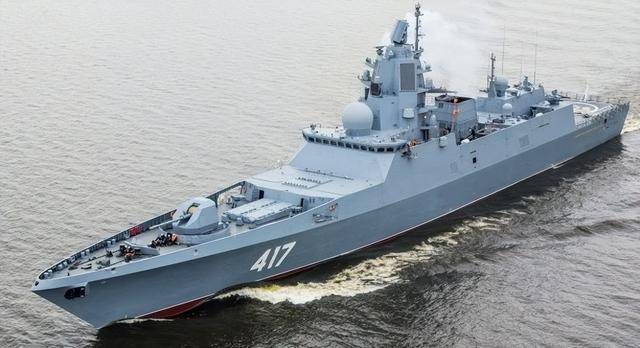 俄海军节出现的一幕,令普京心理落差巨大,只有一军舰领先中国
