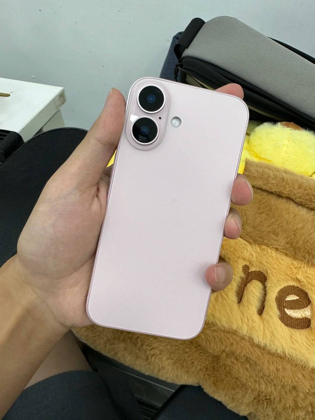 国产手机ai已成标配_功能_屏幕_数据