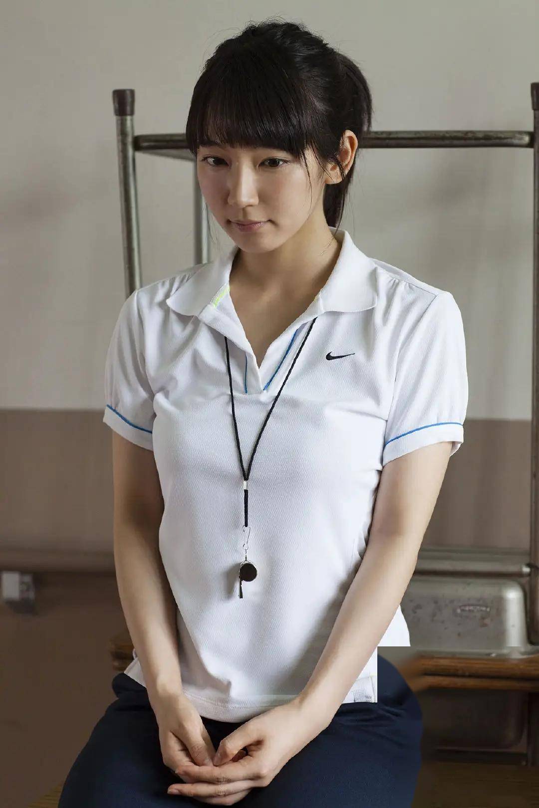 岛国写真女王吉冈里帆的丰腴身材和迷人气质让人难以抗拒!