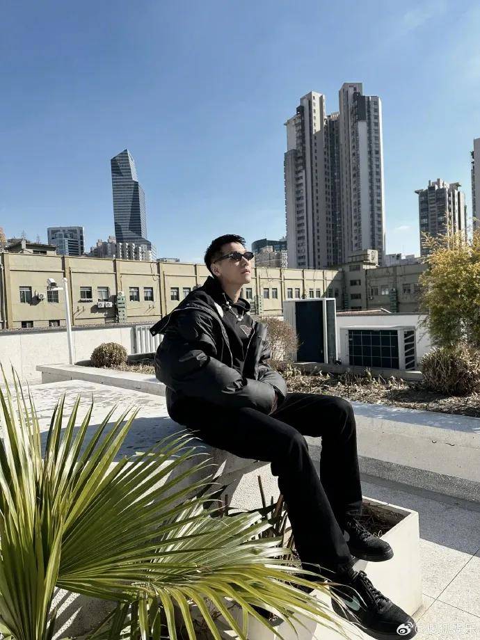 张雨绮又换新男友了,小12岁,帅得炸裂,网友:她的桃花也太好了_王全安_