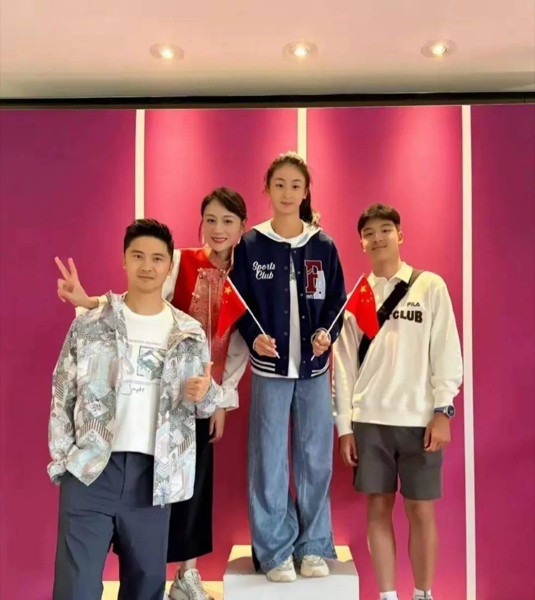 同样去巴黎看奥运,田亮一家全网称赞,李小鹏一家却被追着骂?