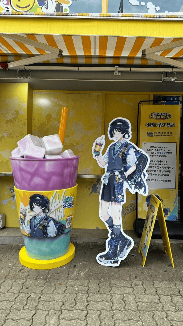 原神流浪者联动咖啡店开启,门店内细节拉满,粉丝游玩感动落泪