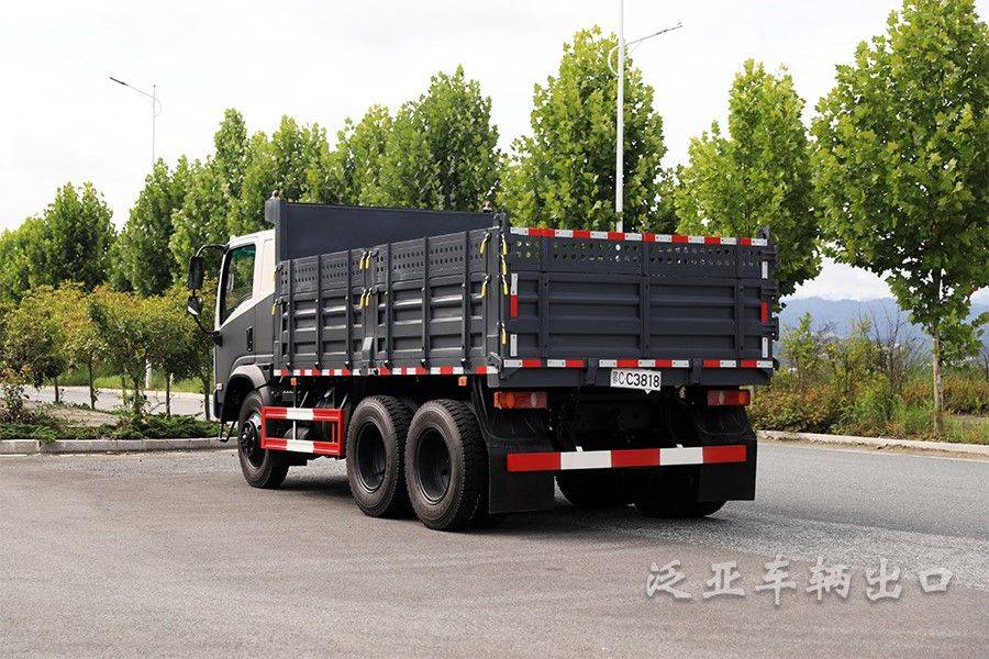 新款东风6x6大马力平头大玻璃越野卡车