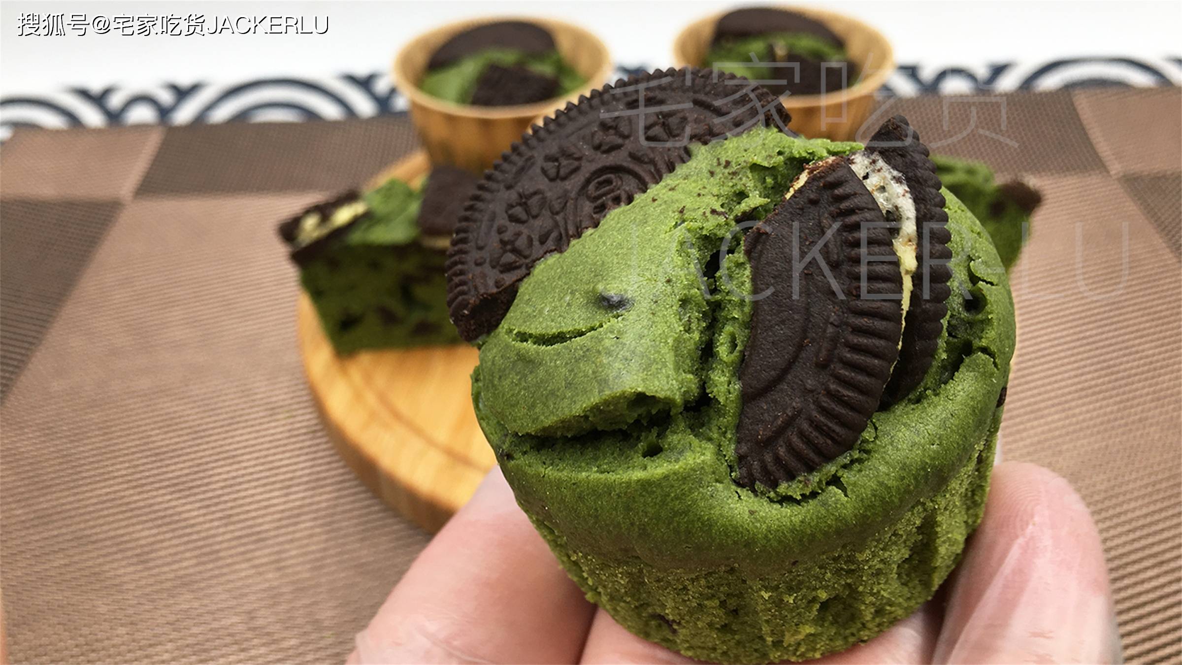 抹茶奥利奥麦芬,浓郁抹茶,香脆奥利奥,创造出独特的口感和风味.