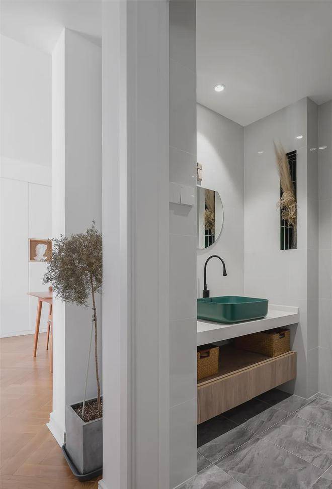 常规户型的卫生间,大一些的也就是4~5平米的,小一