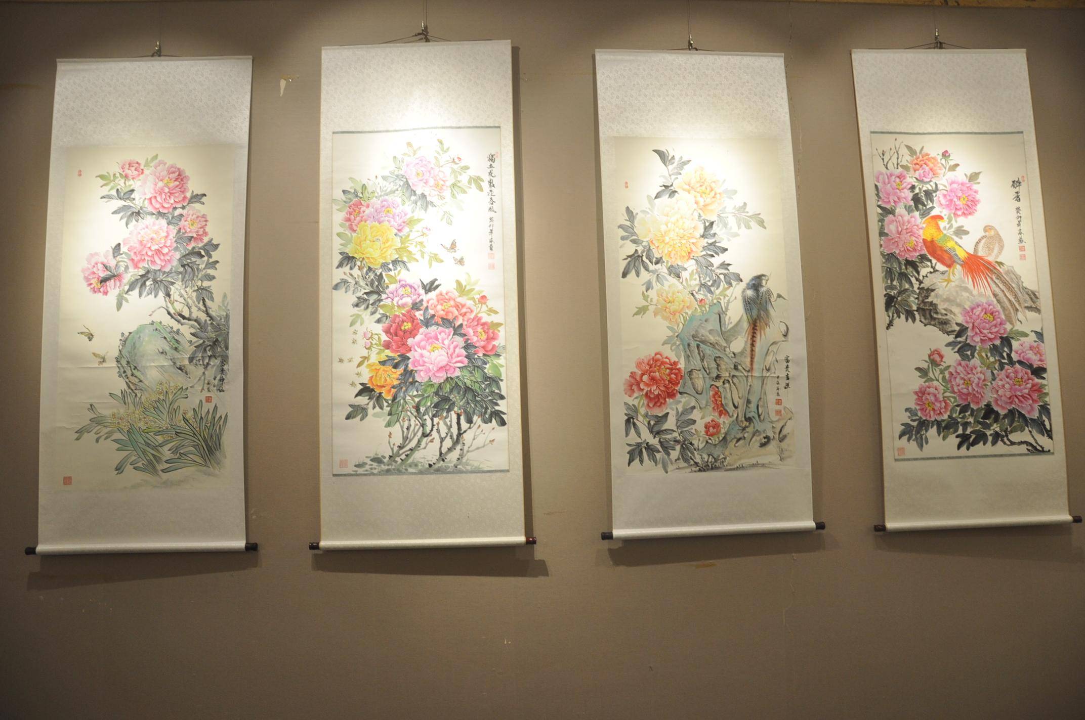 国色凝香 戏墨寻真 魏海燕牡丹作品展在皇宋大观书画院成功举办