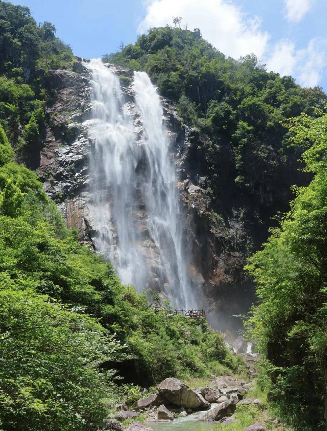 又挖到湖南一座低调的宝藏避暑地,夏季气温23℃,一天100包吃住