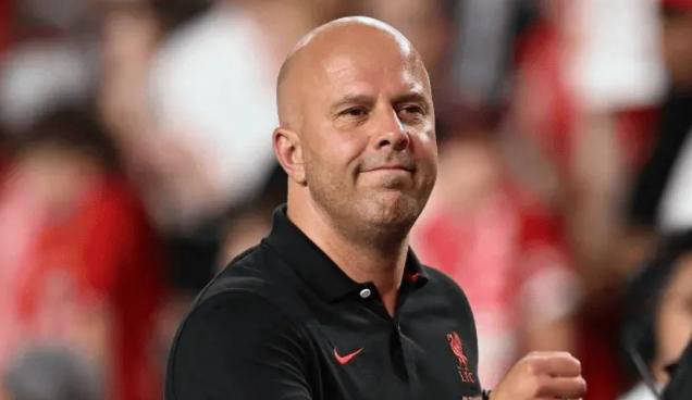 利物浦争议决策引发热议:克洛普感到无奈,球迷呼吁借鉴曼联经验