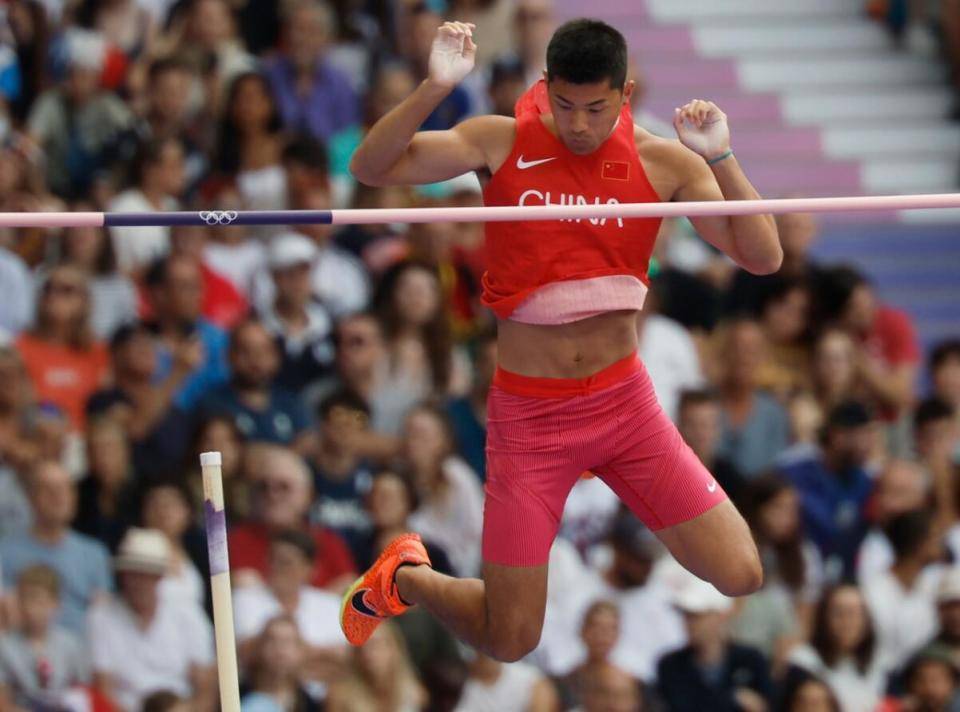 奥运田径男撑决赛黄博凯跃出5米80个人最佳 创造中国选手奥运最高成绩