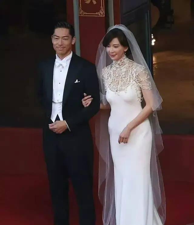 嫁给日本人被骂"卖国贼",挽救口碑的林志玲,靠她老公洗白了!