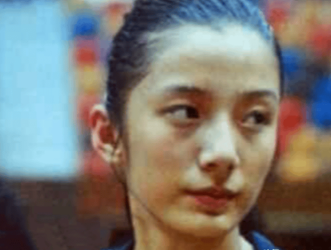 被称为女排第一美女,与前夫离婚后再嫁美国人,今56岁生活滋润