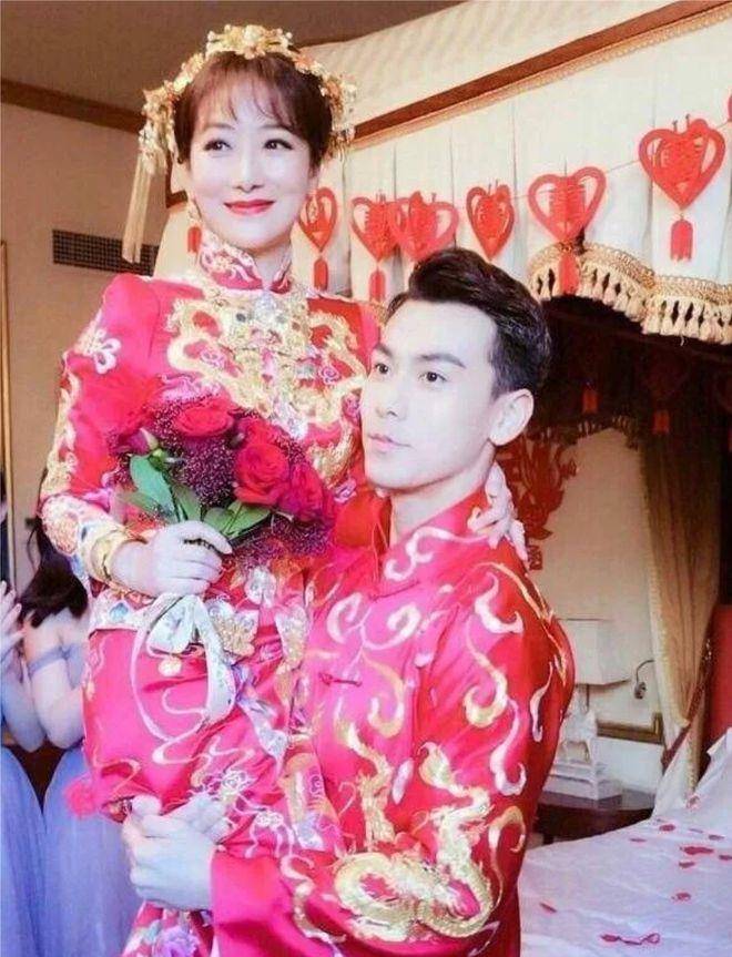 当时不少网友猜测是刘昊然或者白敬