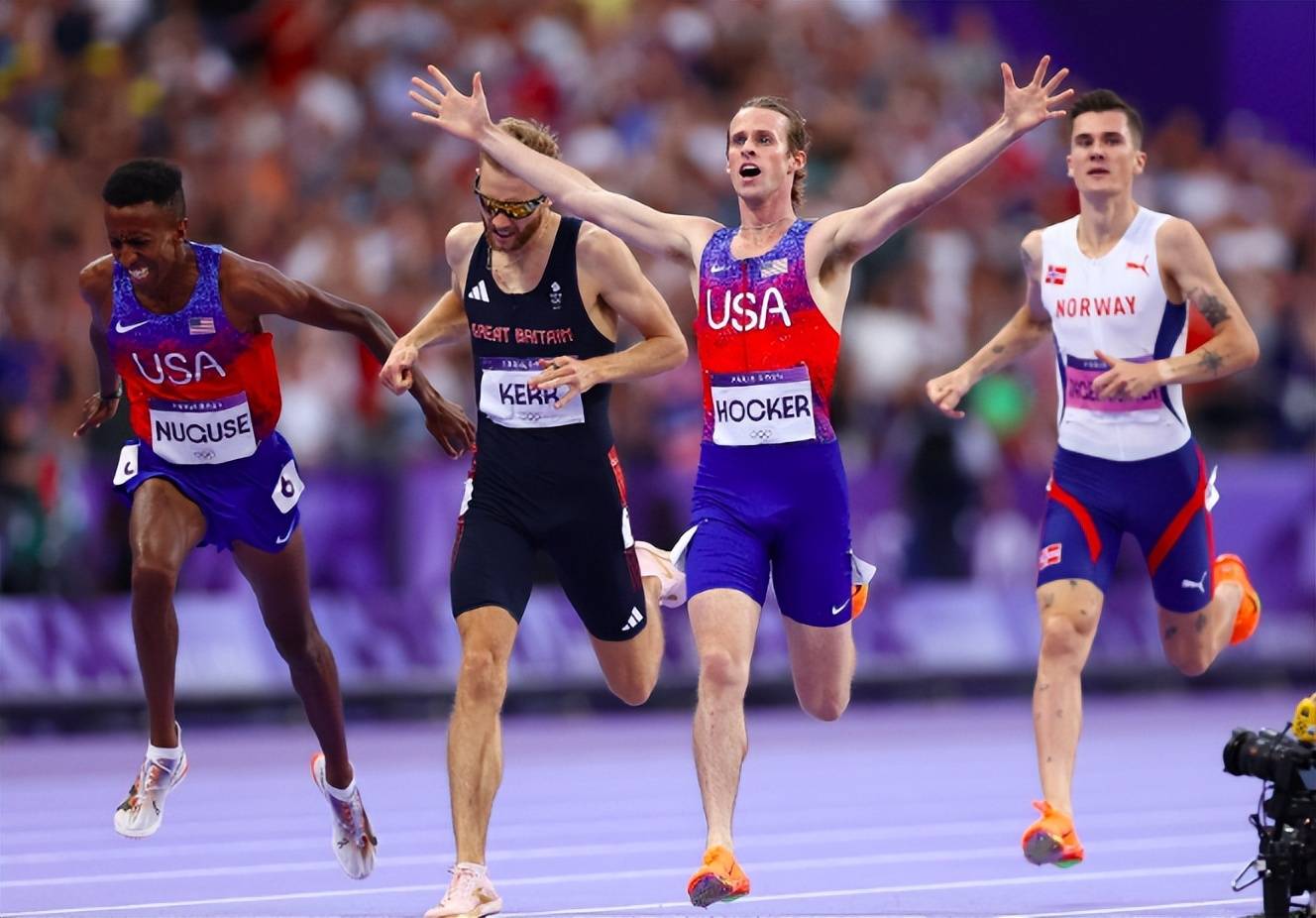 1,男子1500米决赛,美国选手科尔-霍克以3分27秒65的破奥运纪录成绩