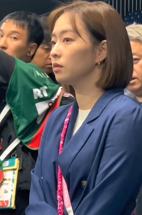 石川佳纯暗恋多年,观看马龙比赛引热议,网友:马龙老婆在家里更火了