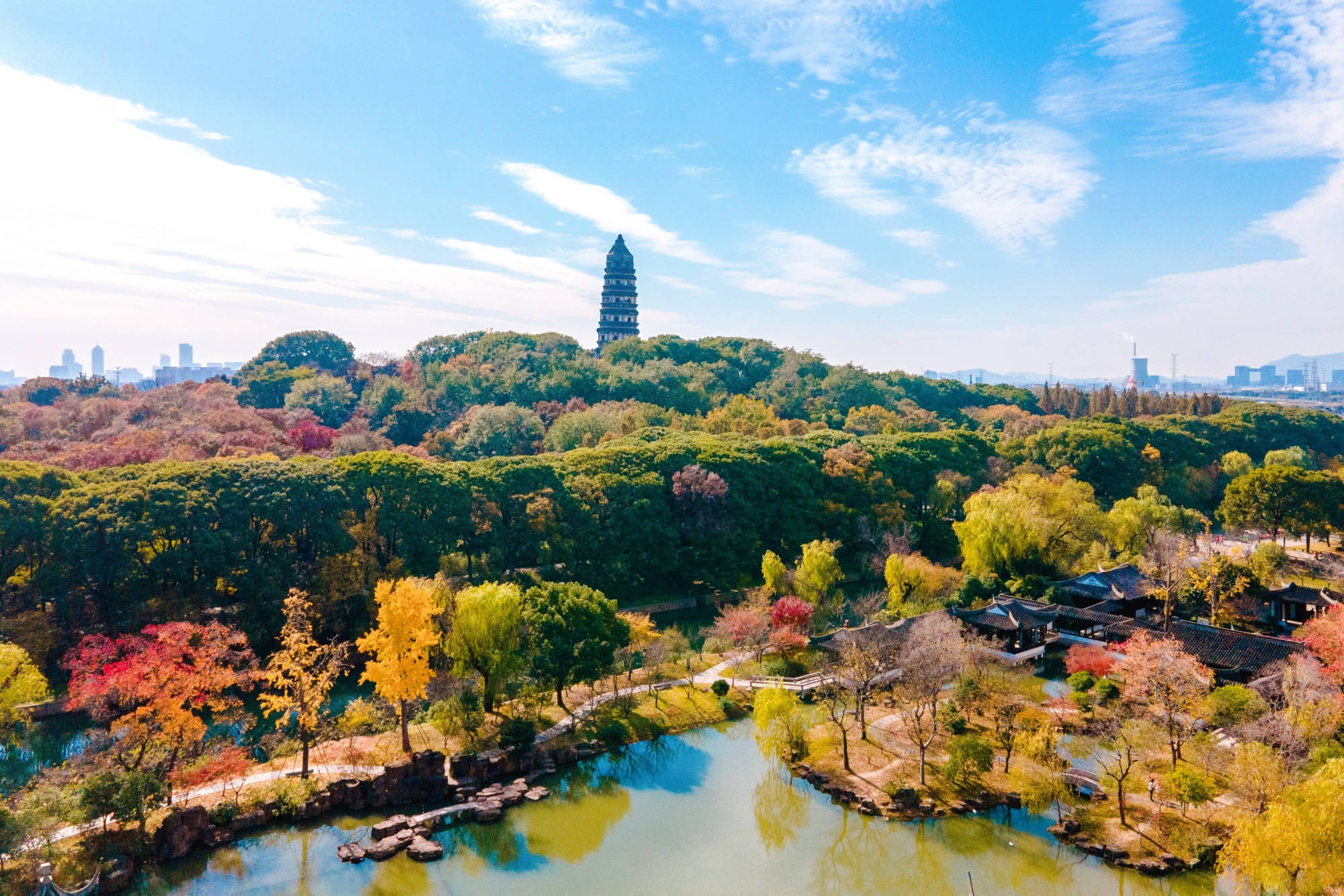 虎丘山风景名胜区位于苏州市姑苏区